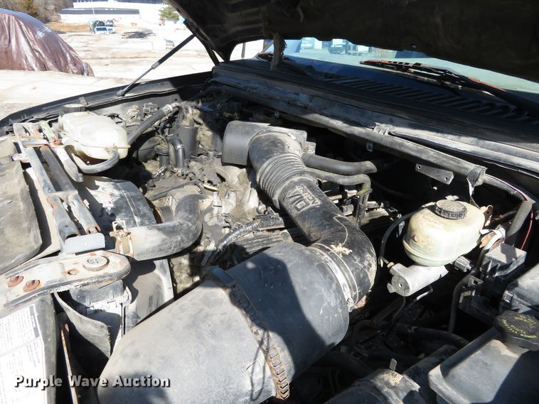 image for item HV9633 2001 Ford F450 Super Duty  flatbed truck