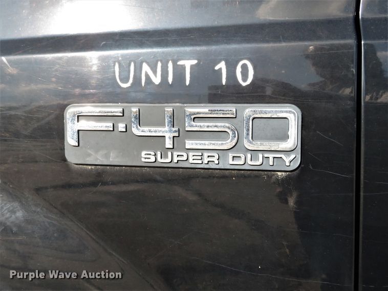 image for item HV9633 2001 Ford F450 Super Duty  flatbed truck