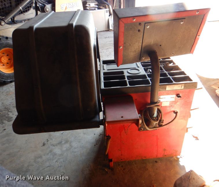 image for item HW9875 Coats 1001 tire balancer