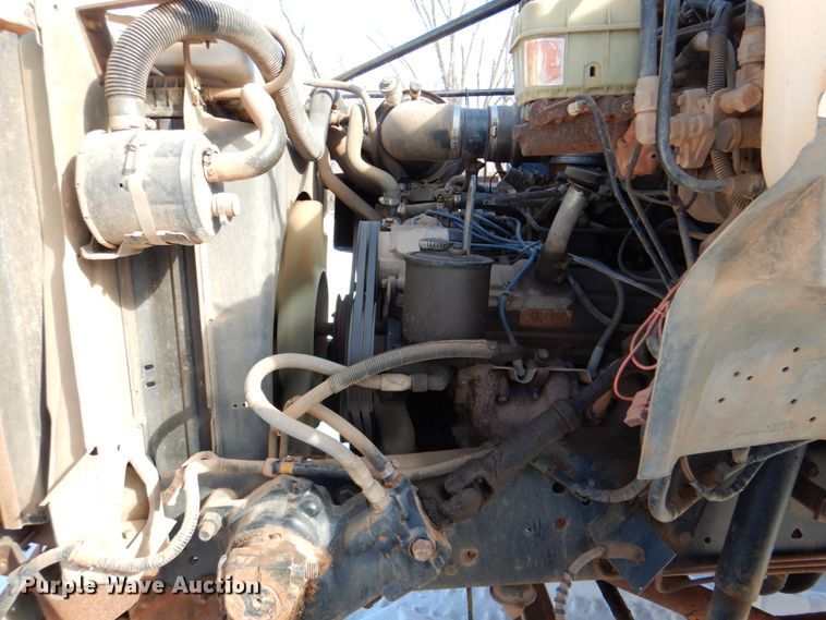 image for item HW9876 1998 Ford F700  propane truck