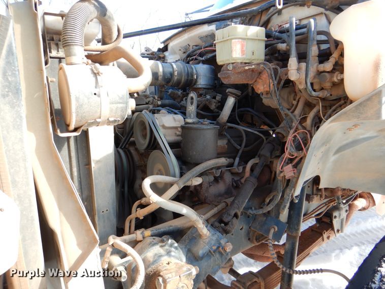 image for item HW9876 1998 Ford F700  propane truck