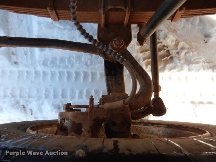 image for item HW9876 1998 Ford F700  propane truck