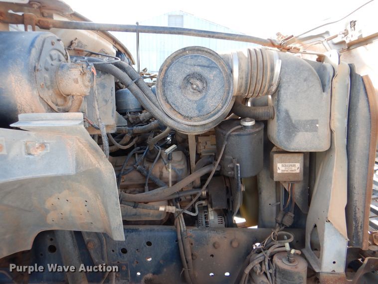 image for item HW9876 1998 Ford F700  propane truck