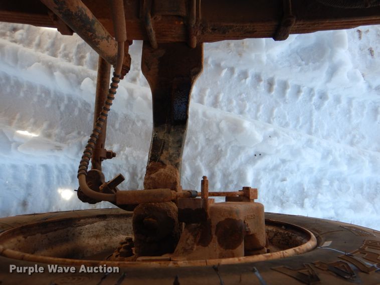 image for item HW9876 1998 Ford F700  propane truck