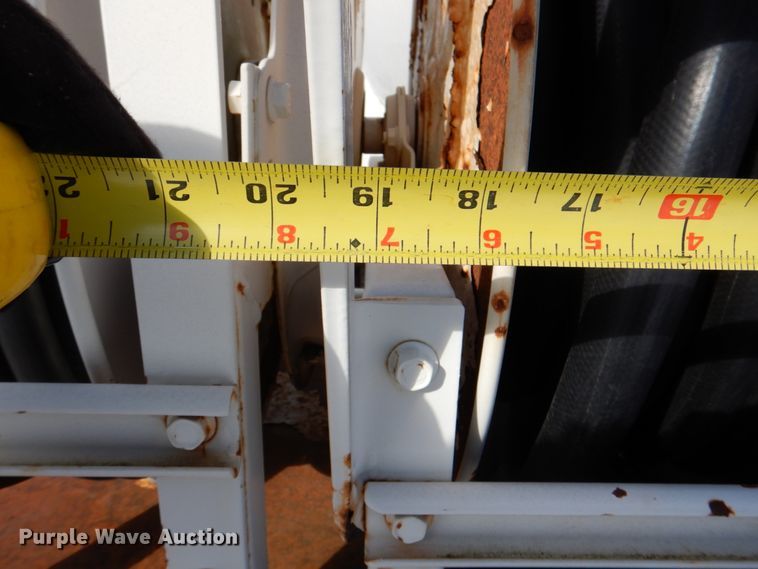 image for item HW9876 1998 Ford F700  propane truck