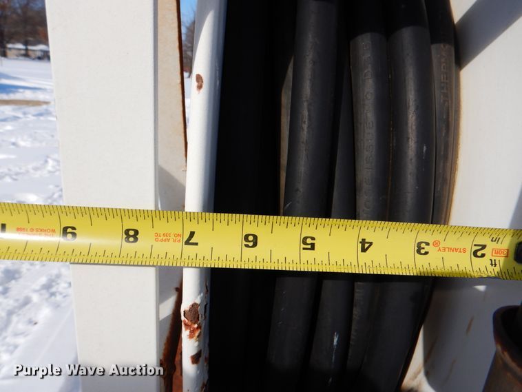 image for item HW9876 1998 Ford F700  propane truck