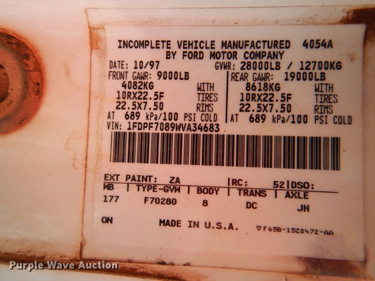 image for item HW9876 1998 Ford F700  propane truck