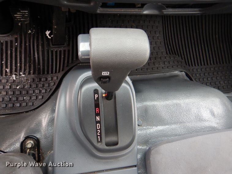 image for item HX9144 2015 Isuzu NPR  refrigerated delivery truck