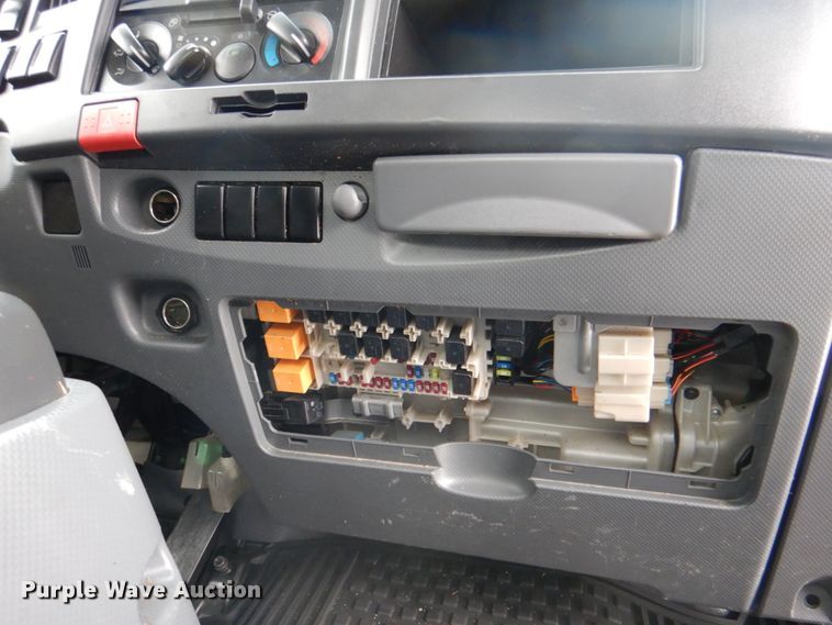 image for item HX9144 2015 Isuzu NPR  refrigerated delivery truck