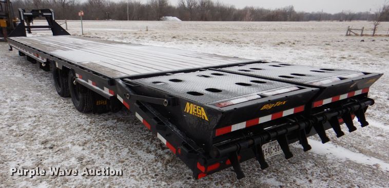 image for item HX9145 2020 Big Tex 25GN-35BK+5MR  equipment trailer