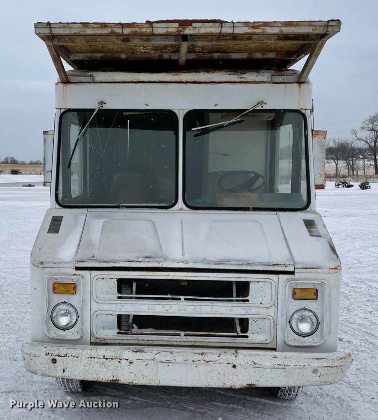 image for item HX9807 1975 Chevrolet  delivery truck