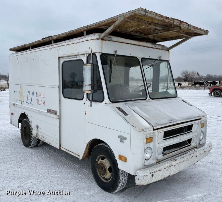 image for item HX9807 1975 Chevrolet  delivery truck