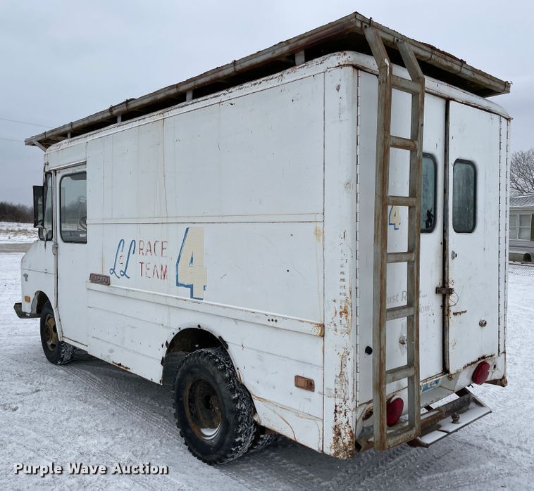 image for item HX9807 1975 Chevrolet  delivery truck