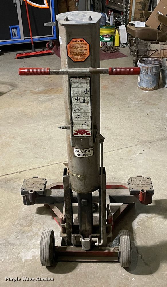 image for item HX9812 St Joseph Gray pneumatic floor jack