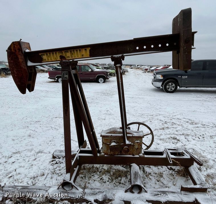 image for item HX9813 (2) oil pump-jacks