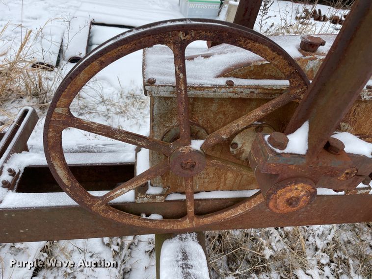 image for item HX9813 (2) oil pump-jacks