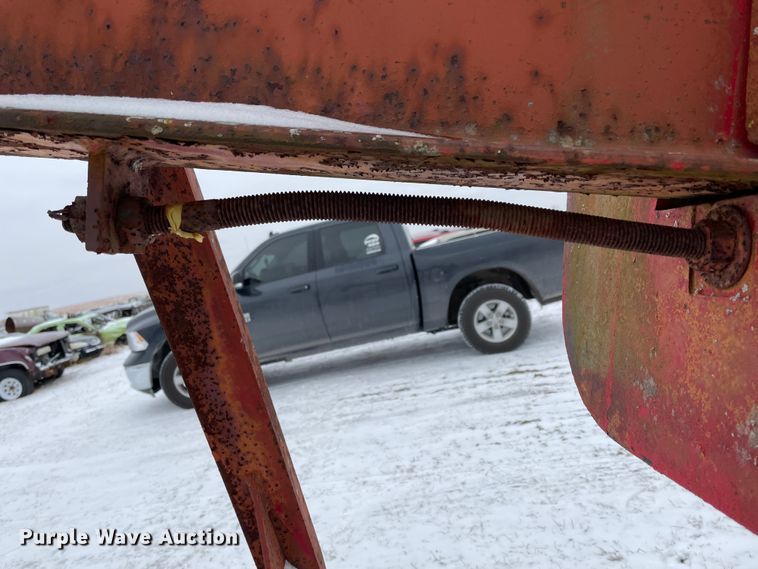 image for item HX9813 (2) oil pump-jacks