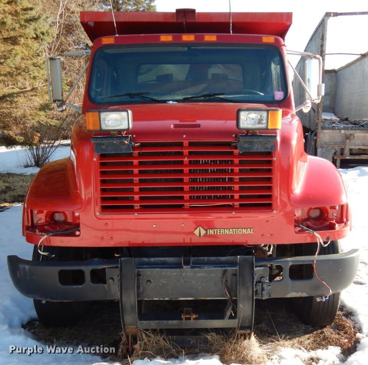 image for item IA9370 1992 International 4700  dump truck