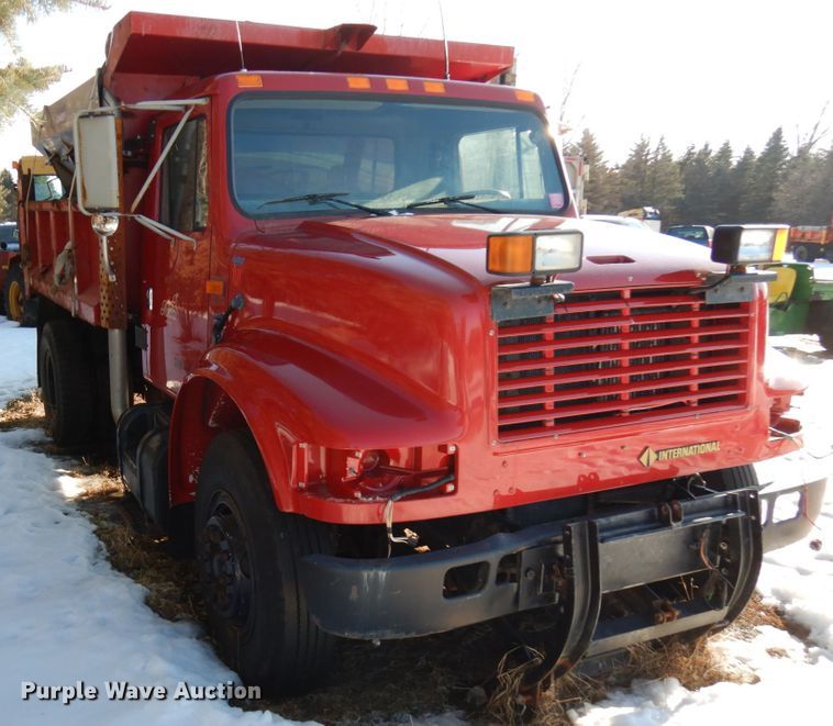 image for item IA9370 1992 International 4700  dump truck