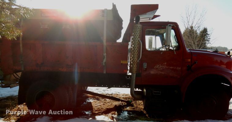 image for item IA9370 1992 International 4700  dump truck