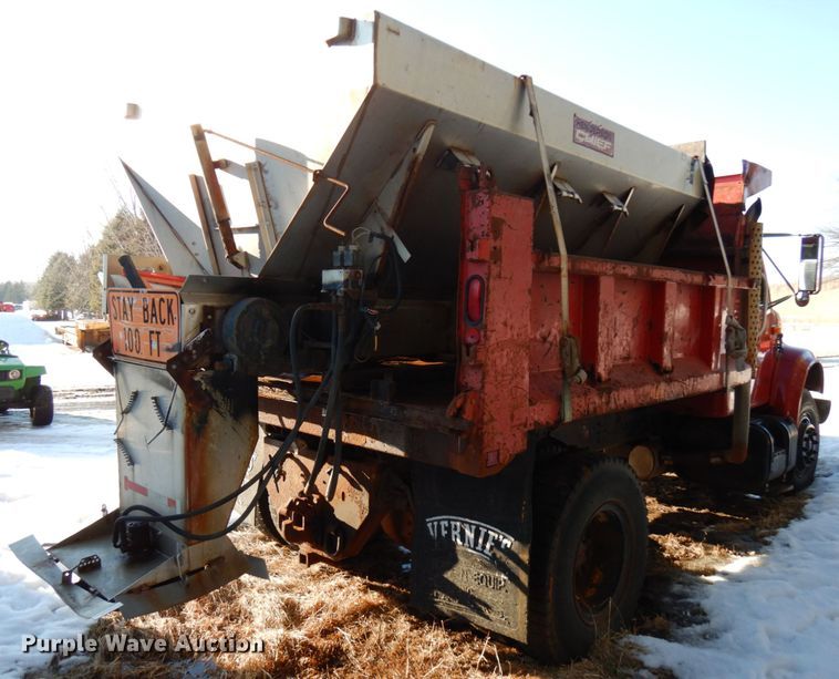image for item IA9370 1992 International 4700  dump truck