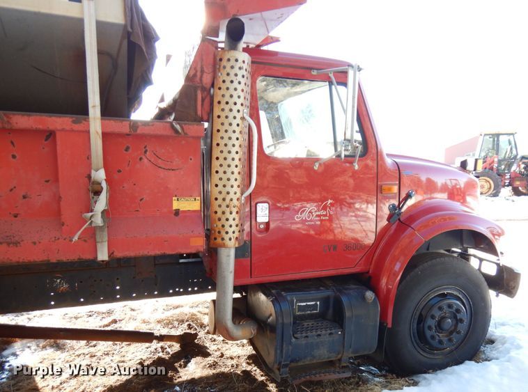 image for item IA9370 1992 International 4700  dump truck
