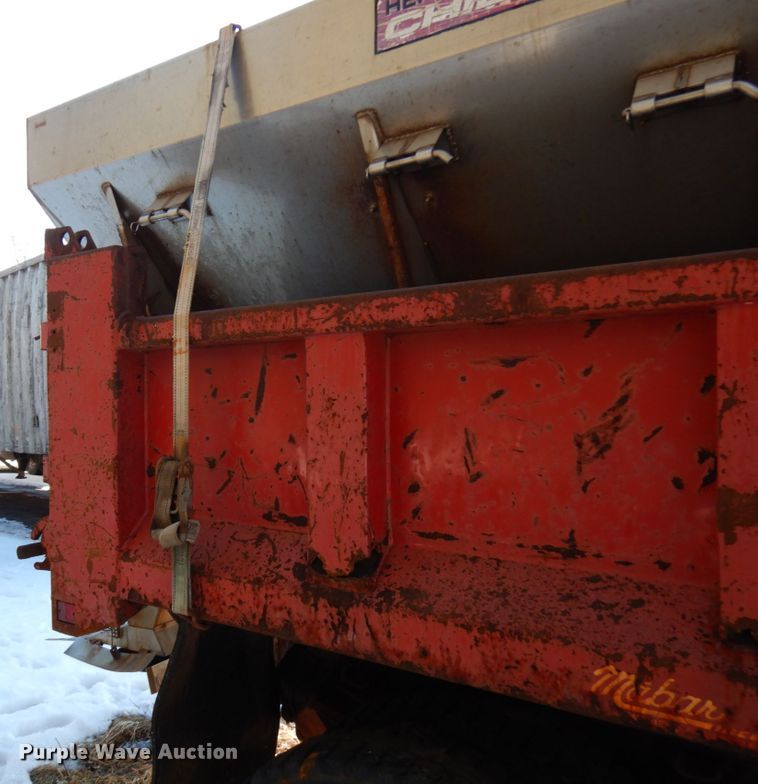 image for item IA9370 1992 International 4700  dump truck