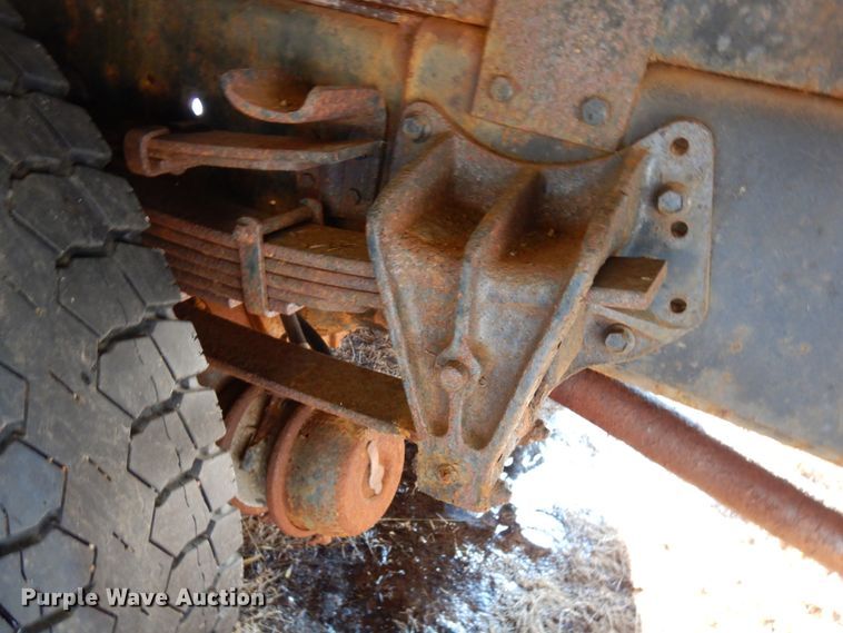 image for item IA9370 1992 International 4700  dump truck