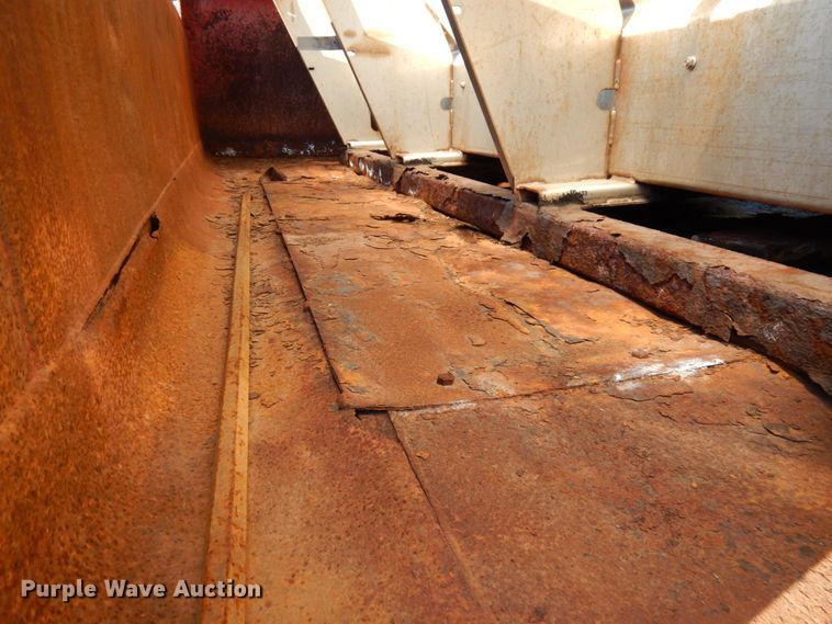 image for item IA9370 1992 International 4700  dump truck