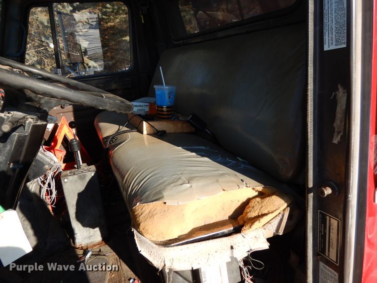 image for item IA9370 1992 International 4700  dump truck