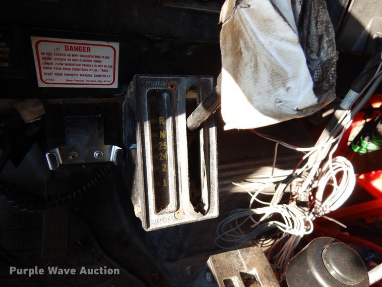 image for item IA9370 1992 International 4700  dump truck