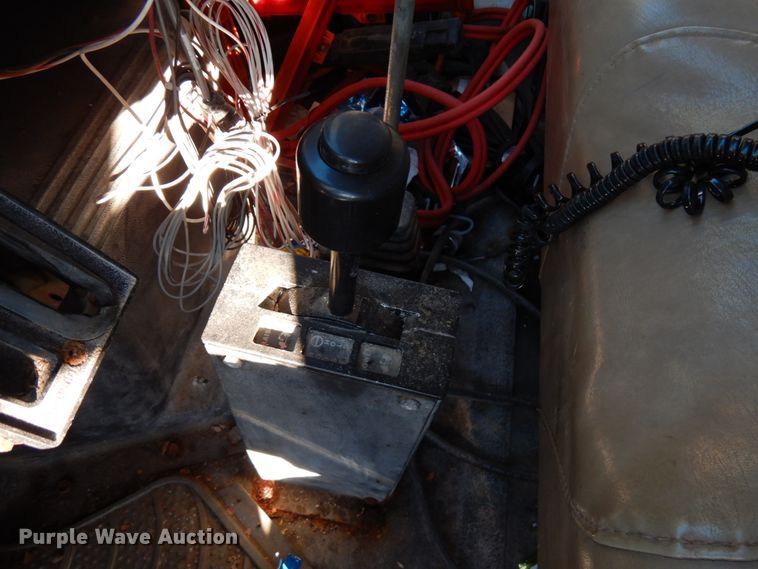 image for item IA9370 1992 International 4700  dump truck