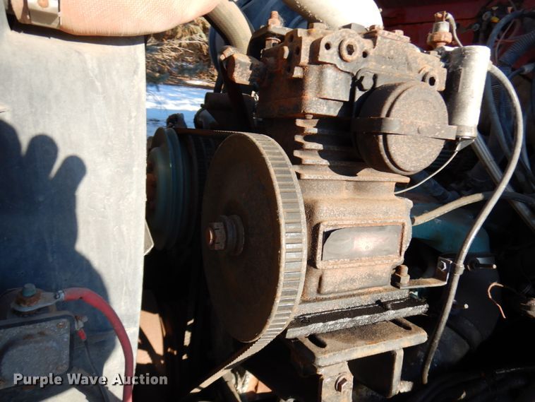 image for item IA9370 1992 International 4700  dump truck