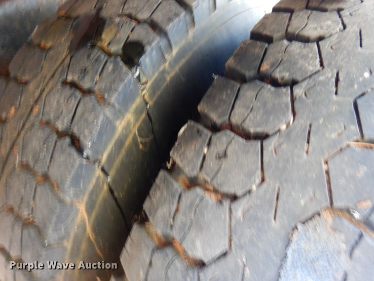 image for item IA9370 1992 International 4700  dump truck