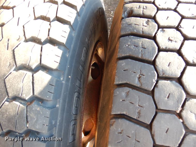 image for item IA9370 1992 International 4700  dump truck