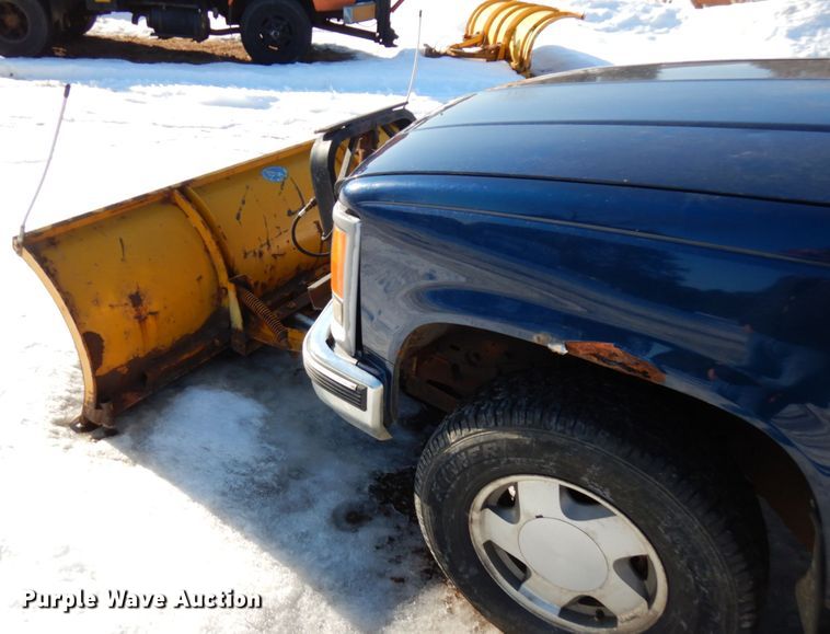 image for item IA9371 1999 Chevrolet Tahoe  SUV