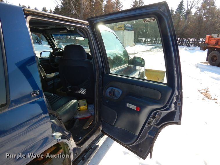 image for item IA9371 1999 Chevrolet Tahoe  SUV