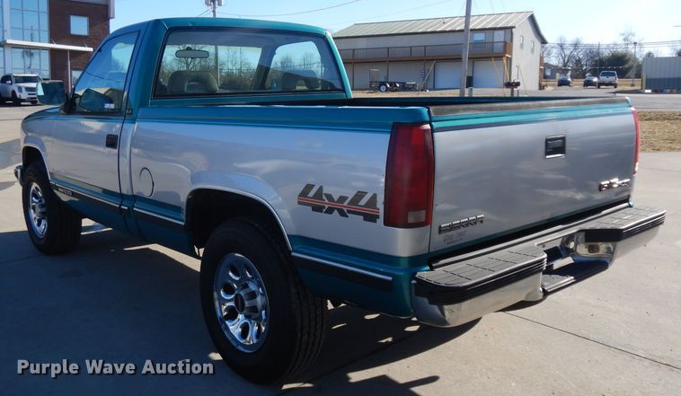 image for item IP9027 1993 GMC Sierra K1500  pickup truck