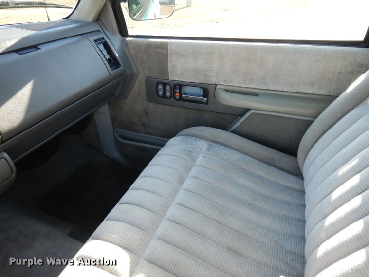 image for item IP9027 1993 GMC Sierra K1500  pickup truck