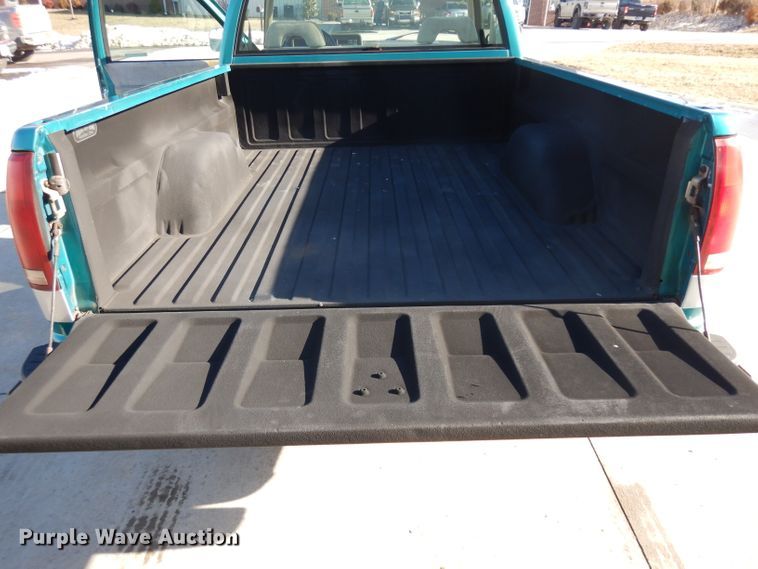 image for item IP9027 1993 GMC Sierra K1500  pickup truck