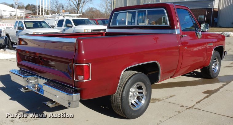 image for item IP9028 1981 GMC C1500  pickup truck