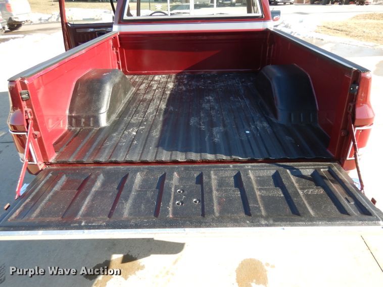 image for item IP9028 1981 GMC C1500  pickup truck