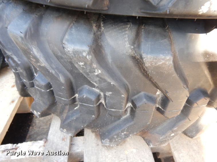 image for item IP9030 (4) Loadmax skid steer tires