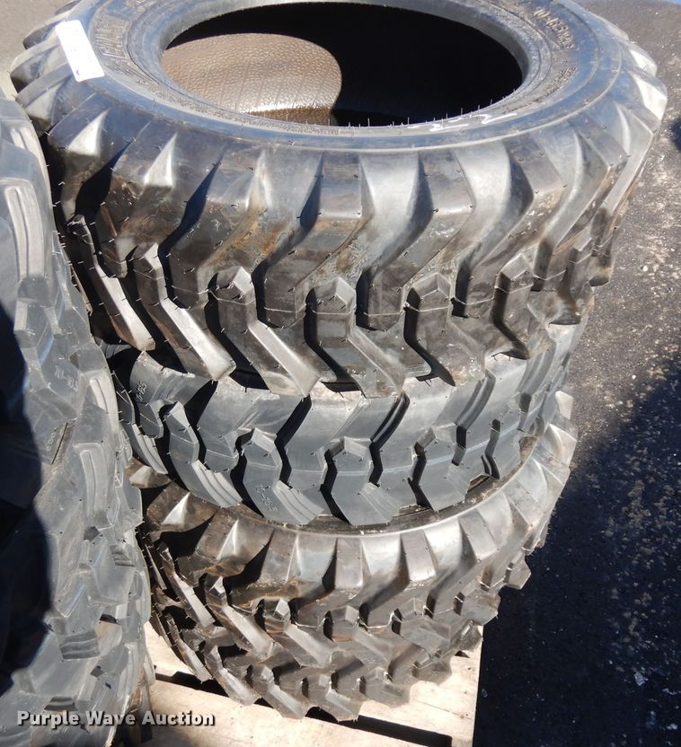 image for item IP9031 (4) Camso skid steer tires
