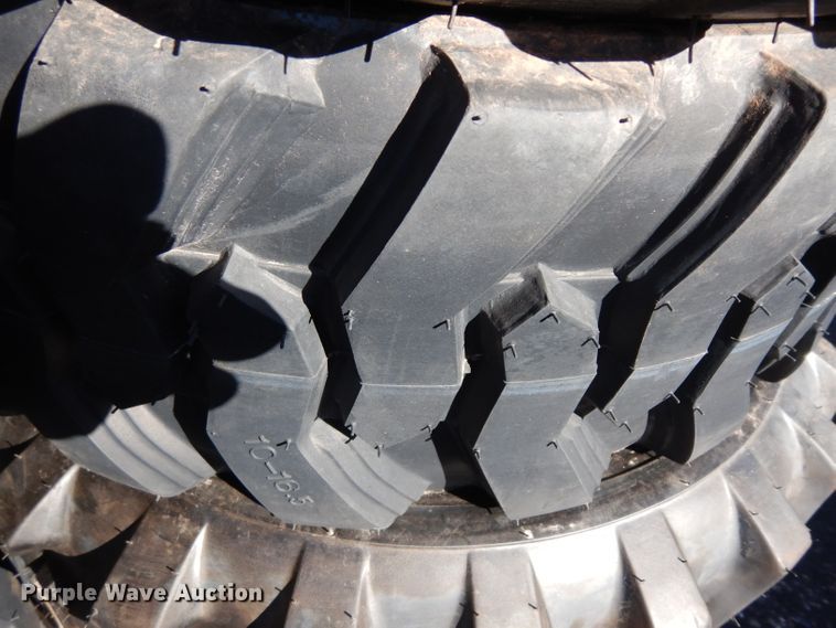 image for item IP9031 (4) Camso skid steer tires