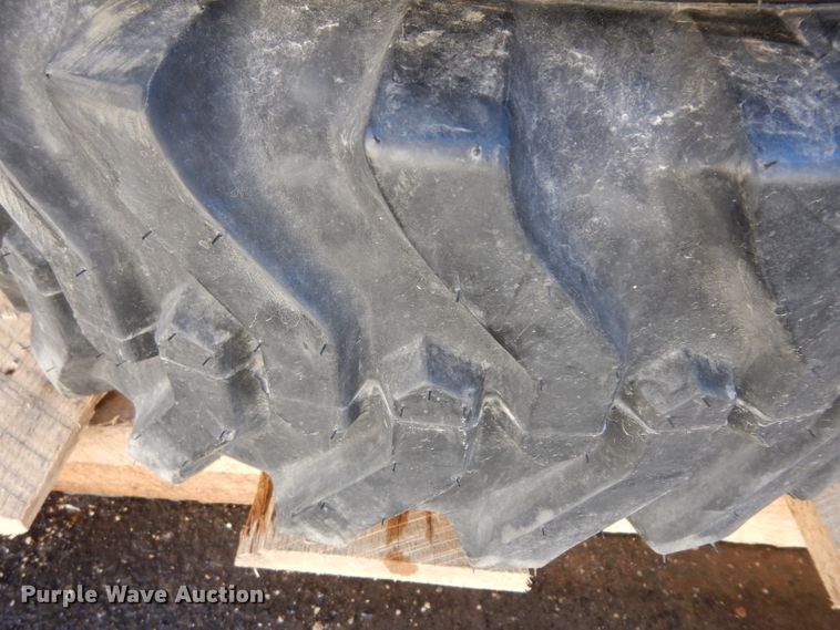 image for item IP9032 (4) Camso skid steer tires