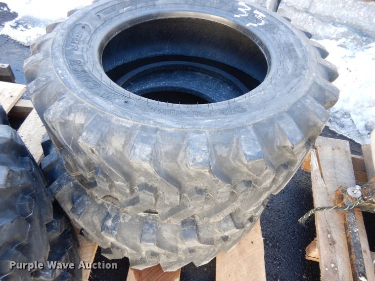 image for item IP9032 (4) Camso skid steer tires