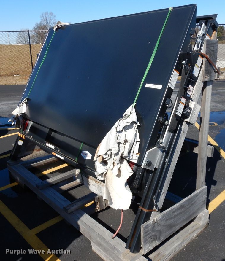 image for item IP9046 Tommy Gate lift gate