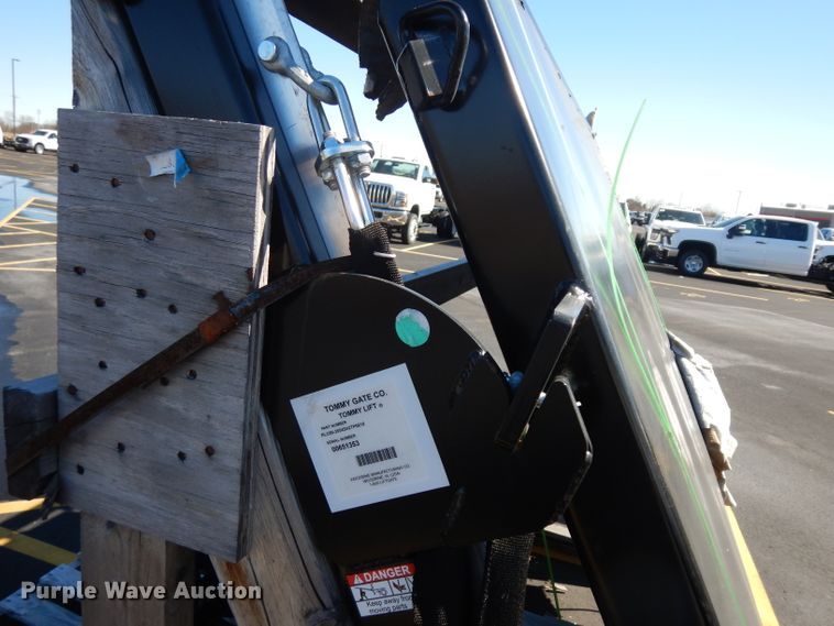 image for item IP9046 Tommy Gate lift gate