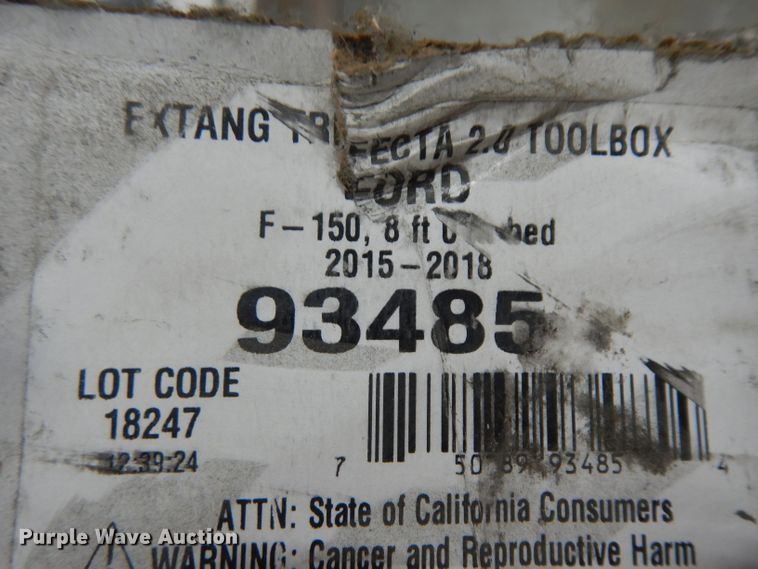 image for item IP9052 Extang Trifecta tri-fold tonneau cover